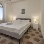 Alcaeus - Luxury Albavilla